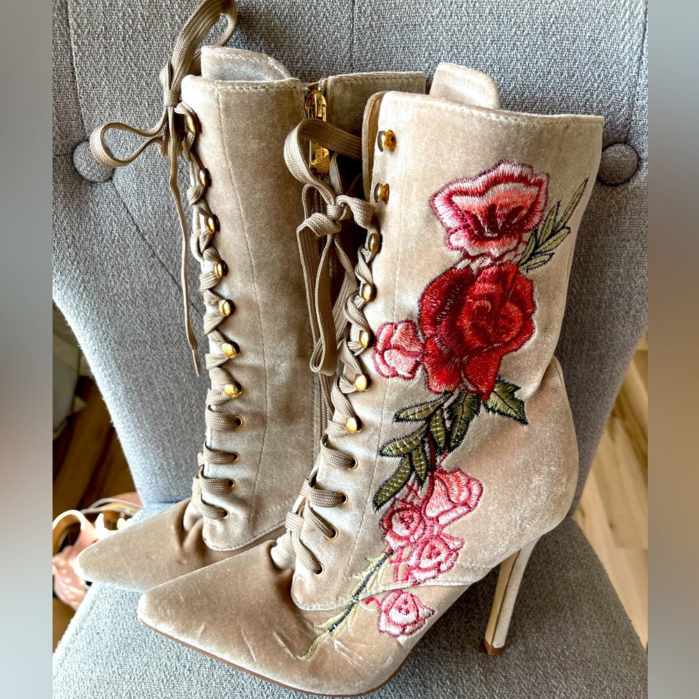 Women’s Cape Robbin boots. Size 7